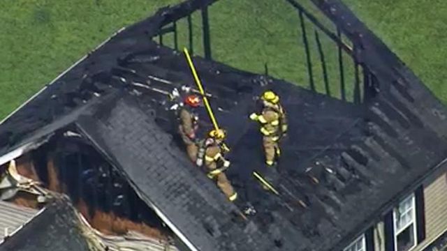 Sky 5: Fire crews battle blaze in Willow Spring