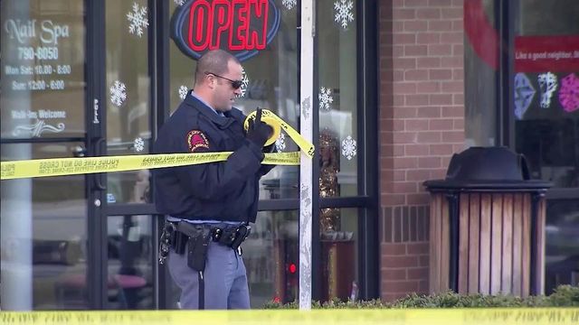 One wounded in Christmas Eve shooting at shopping center