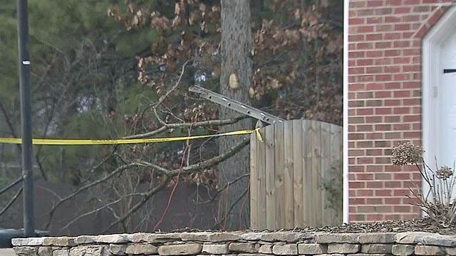 Raleigh man injured while trimming tree