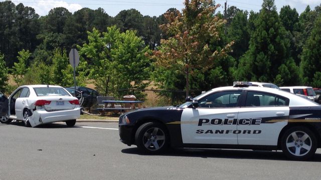 Robbery leads to gunfire outside Sanford Walmart