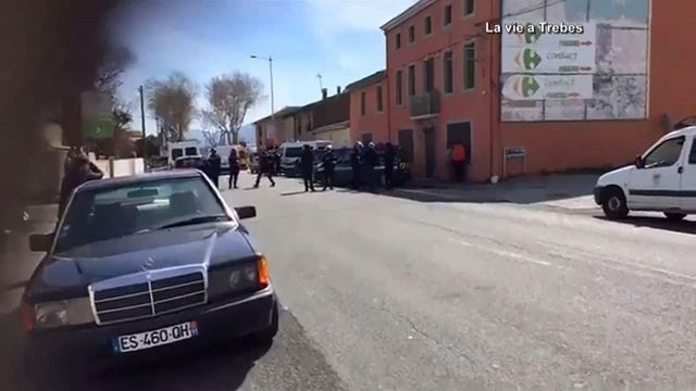 Raw: Police swarm hostage siutation in southern France