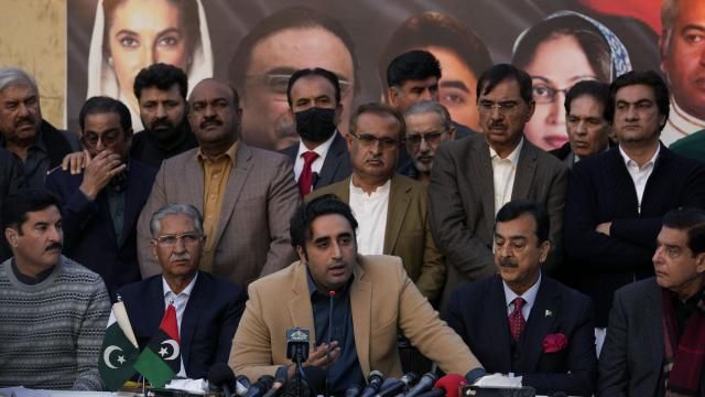 Bilawal-Bhutto Zardari, center bottom, Chairman of Pakistan People's Party speaks as party aids watch during a press conference regarding parliamentary elections, in Islamabad, Pakistan, Tuesday, Feb. 13, 2024. The main political rival of ex-Pakistani premier Imran Khan challenged him Tuesday to form a government if he had the support of the majority of newly elected lawmakers. The challenge by Shehbaz Sharif, who heads the Pakistan Muslim League party, follows national elections that showed candidates backed by Khan's Pakistan Tehreek-e-Insaf party won the most parliamentary seats but not enough to form a government alone. (AP Photo/Anjum Naveed) Bilawal-Bhutto Zardari, center bottom, Chairman of Pakistan People's Party speaks as party aids watch during a press conference regarding parliamentary elections, in Islamabad, Pakistan, Tuesday, Feb. 13, 2024. The main political rival of ex-Pakistani premier Imran Khan challenged him Tuesday to form a government if he had the support of the majority of newly elected lawmakers. The challenge by Shehbaz Sharif, who heads the Pakistan Muslim League party, follows national elections that showed candidates backed by Khan's Pakistan Tehreek-e-Insaf party won the most parliamentary seats but not enough to form a government alone. (AP Photo/Anjum Naveed)