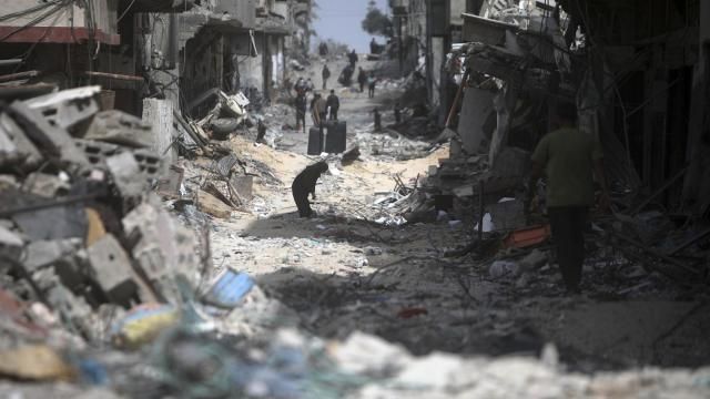 Palestinians visit their destroyed homes after Israeli forces left Khan Younis, Gaza Strip, Wednesday, March 6, 2024. (AP Photo/Mohammed Dahman) Palestinians visit their destroyed homes after Israeli forces left Khan Younis, Gaza Strip, Wednesday, March 6, 2024. (AP Photo/Mohammed Dahman)