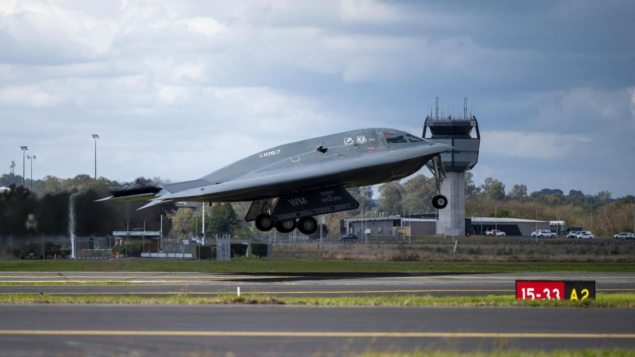 US Long-range B-2 Stealth Bombers Target Underground Bunkers Of Yemen's ...