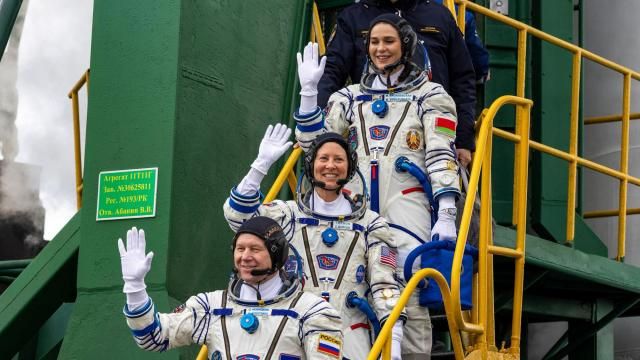 In this photo released by Roscosmos space corporation, NASA astronaut Tracy Dyson, centre, Oleg Novitsky of Roscosmos, bottom, and Marina Vasilevskaya of Belarus wave as they board to the space ship at the Russian leased Baikonur cosmodrome, Kazakhstan, Thursday, March 21, 2024. Russia's Roscosmos space agency has aborted the launch of three astronauts to the International Space Station about 20 seconds before they were scheduled to lift off. Officials say the crew is safe. The Russian Soyuz rocket was to carry NASA astronaut Tracy Dyson, Oleg Novitsky of Roscosmos and Marina Vasilevskaya of Belarus from the Russia-leased Baikonur launch facility in Kazakhstan. (Roscosmos space corporation via AP) In this photo released by Roscosmos space corporation, NASA astronaut Tracy Dyson, centre, Oleg Novitsky of Roscosmos, bottom, and Marina Vasilevskaya of Belarus wave as they board to the space ship at the Russian leased Baikonur cosmodrome, Kazakhstan, Thursday, March 21, 2024. Russia's Roscosmos space agency has aborted the launch of three astronauts to the International Space Station about 20 seconds before they were scheduled to lift off. Officials say the crew is safe. The Russian Soyuz rocket was to carry NASA astronaut Tracy Dyson, Oleg Novitsky of Roscosmos and Marina Vasilevskaya of Belarus from the Russia-leased Baikonur launch facility in Kazakhstan. (Roscosmos space corporation via AP)