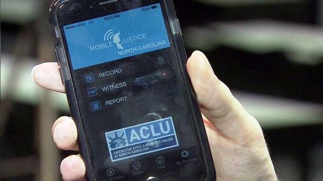 Smartphone app lets people record police encounters