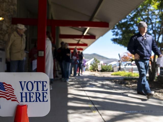 美国邮政表示，所有在飓风袭击地区运营的邮寄选票中心都得到了保证