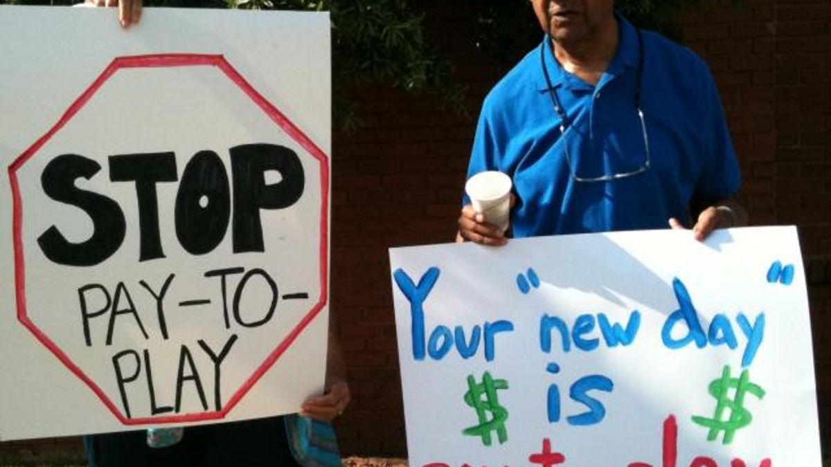 Fundraiser Protestors 