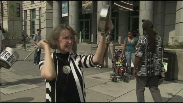 Protestors cook up noise in front of General Assembly