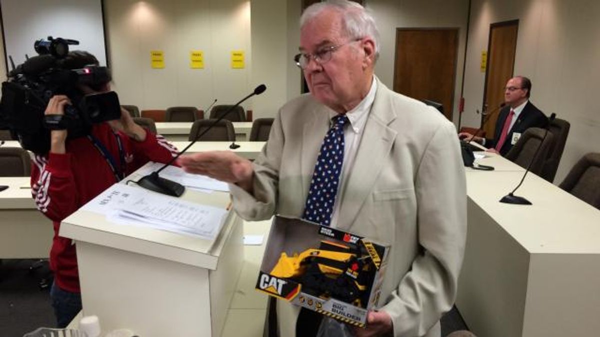 Sen. Pate talks about Dix deal 