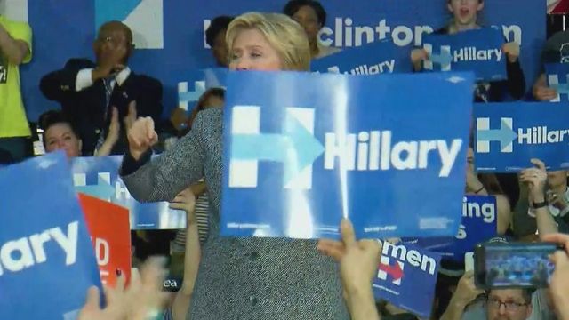 Clinton campaigns in Charlotte