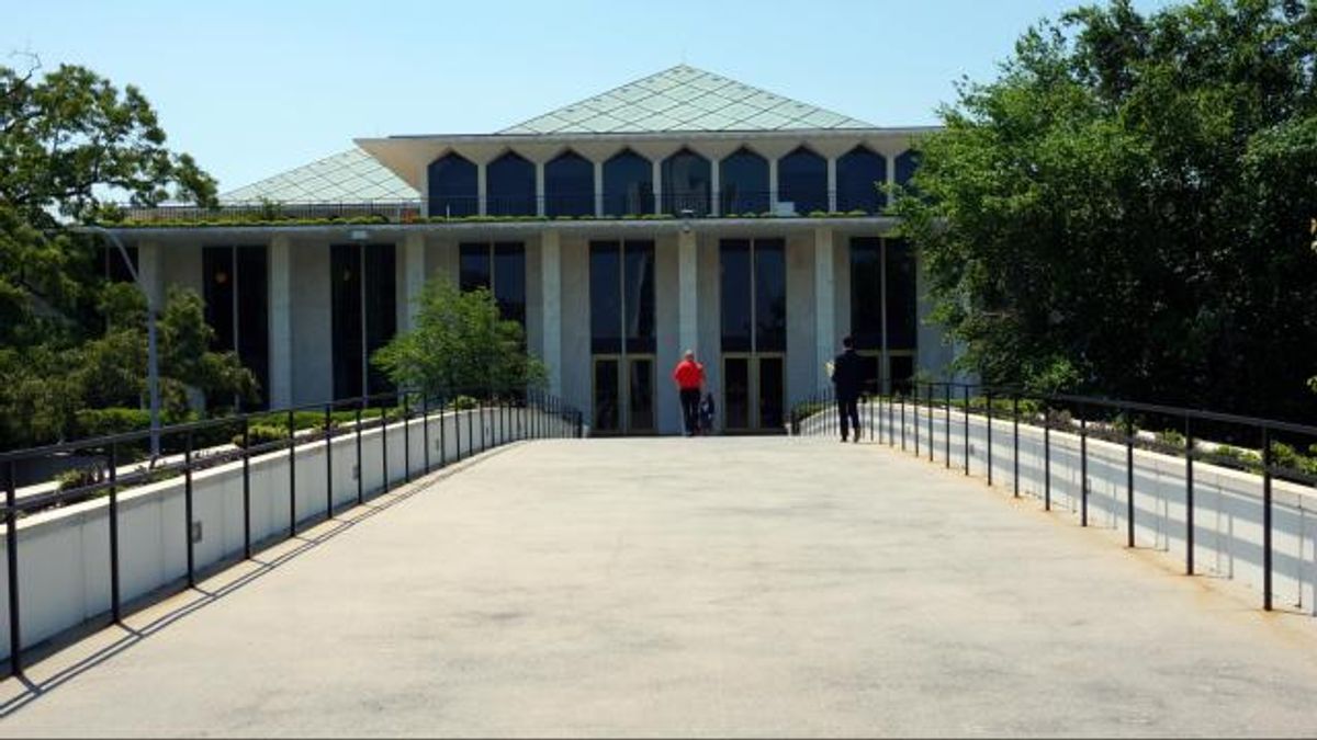 Legislative Building 