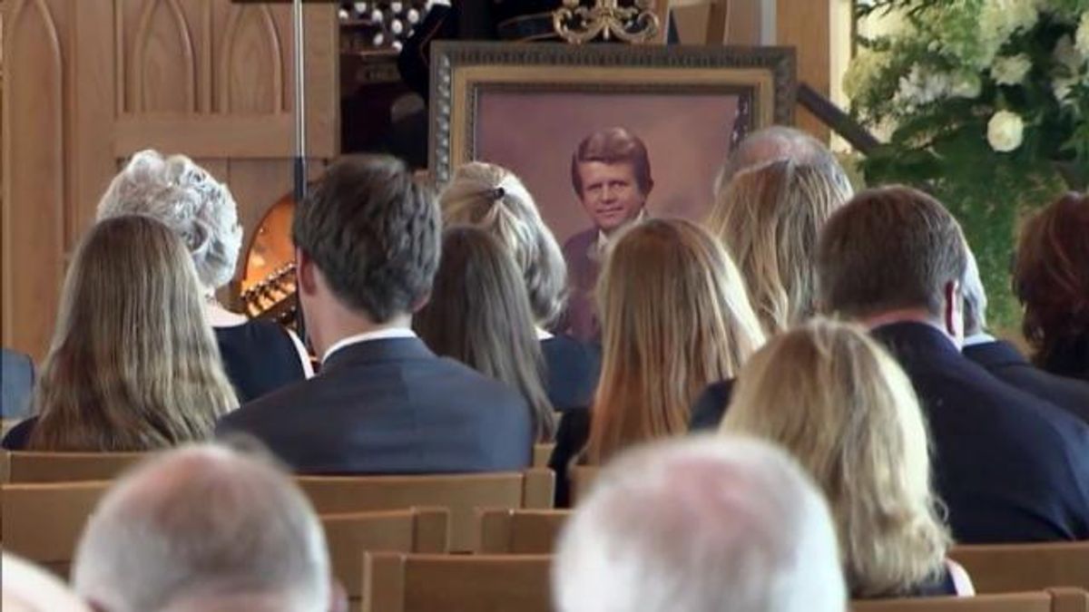 Robert Morgan honored for life of public service