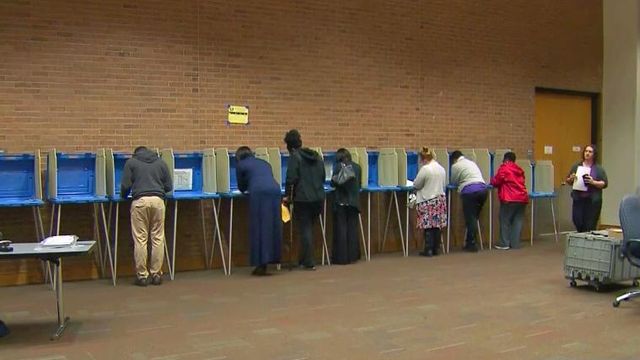 North Carolina GOP calls for limited early voting
