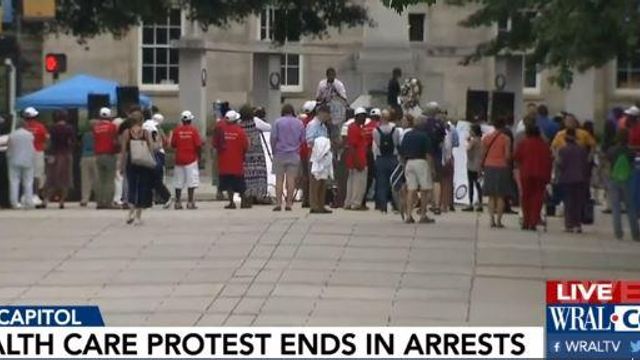 Building ban for legislative protesters tossed