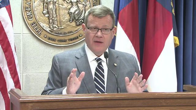 Moore discusses bar bill, state budget