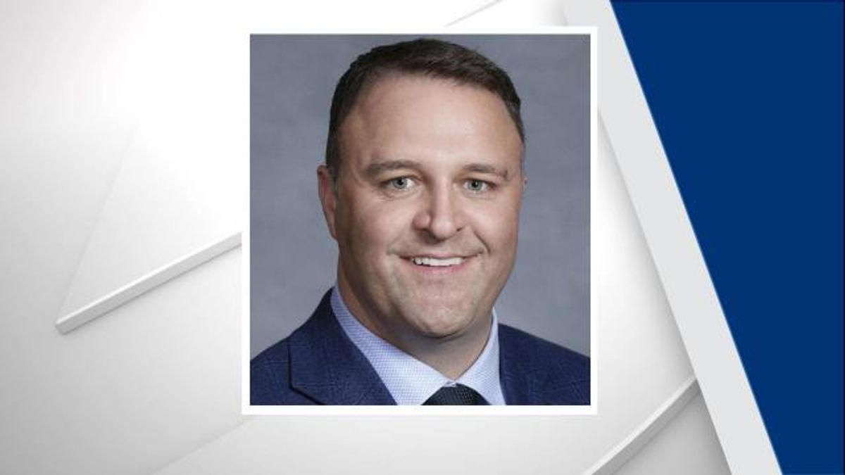 Senatory Searcy steps down from position 