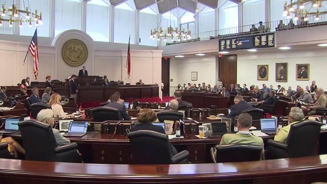 NC Senate passes bill which would allow adults to bet on college, pro & other sports on phones
