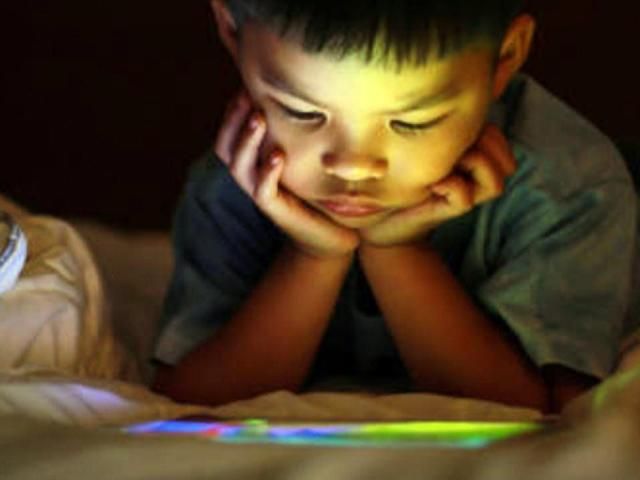 Study: Too much screen time can shorten your child's attention span - Teenagers Excessive Screen Time And Reduced Attention Span