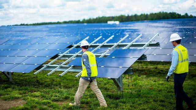CHARLOTTE - Duke Energy is proposing to regulars new renewable energy plans designed to help business and consumers who want to go "green." It's big with the potential to provide a capacity to service the equivalent of 800,000 homes. But the program won't be cheap. The Green Source Advantage, or GSA, plan needs the approval…