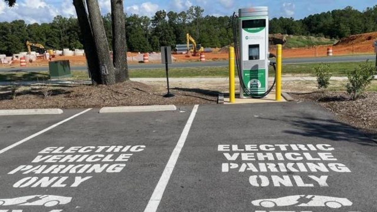 Electric Vehicle Charging Station