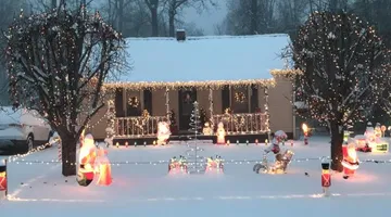 Foot-plus snow doesn't phase Roxboro