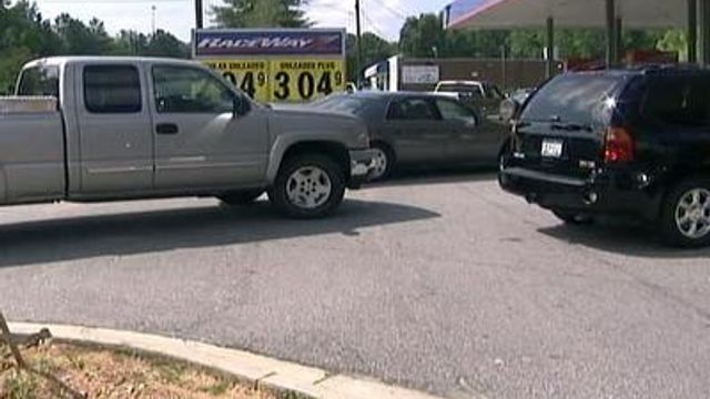 Low Gas Prices Prompt Long Lines at Raleigh Gas Pump
