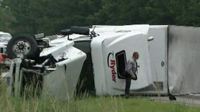 Tractor-trailer driver charged in Selma crash