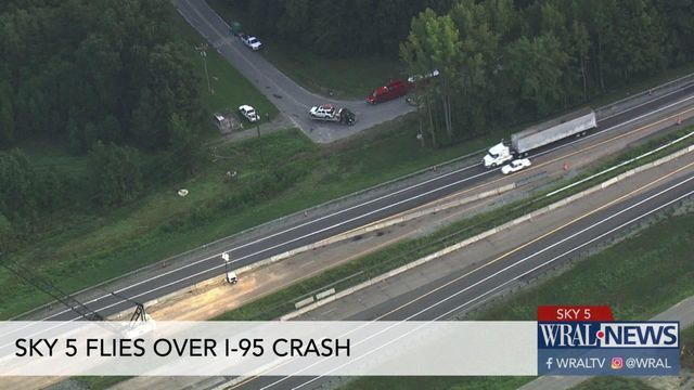 Sky 5 flies over crash on I-95 in Kenly