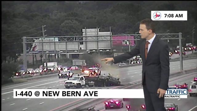 I-440 closed after crash at New Bern
