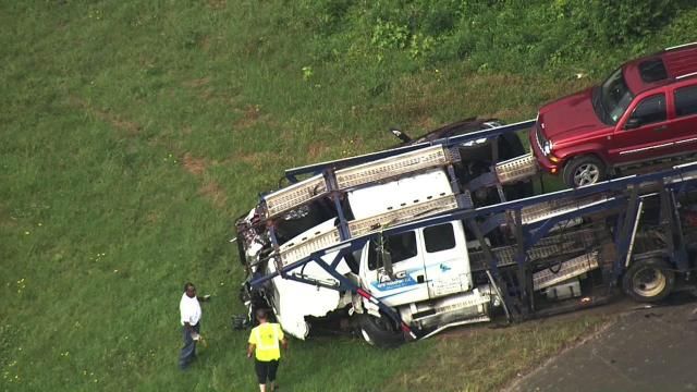 Tractor trailer crash shuts I-85 in Durham near US-70
