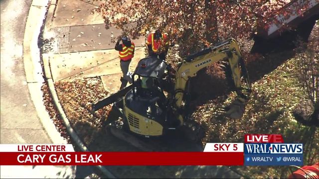 Gas leak closes route in west Cary