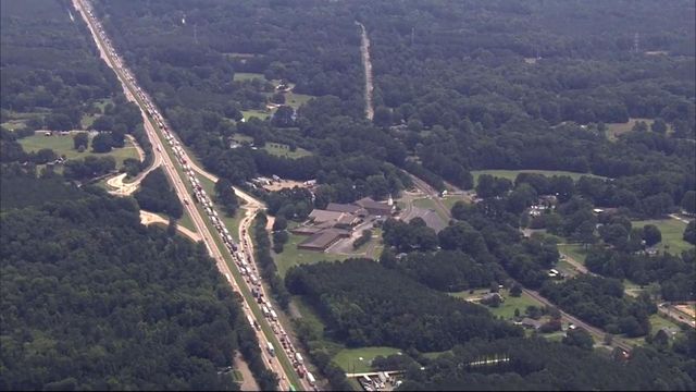 Sky 5: Crash closes northbound I-85 in Durham