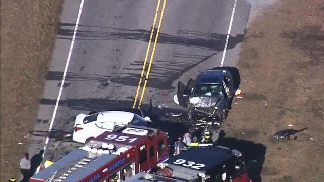 Serious crash shuts down part of US 421 in Sampson County