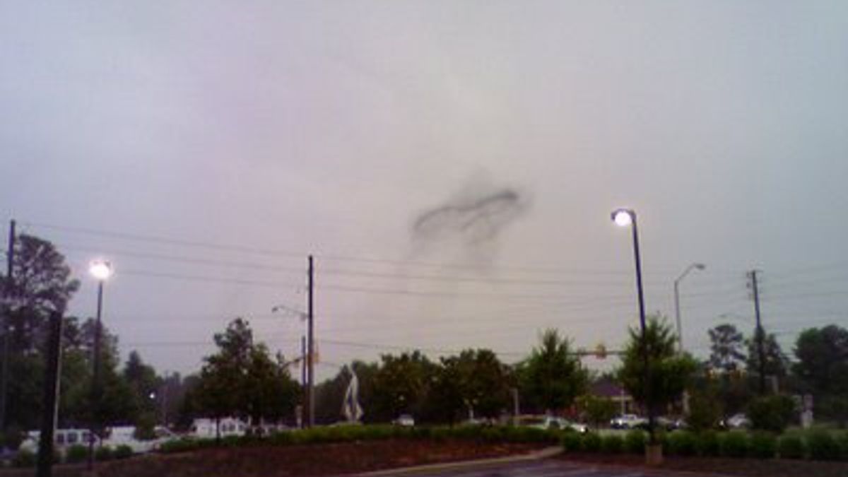 lightning_smoke_ring-770637.jpg