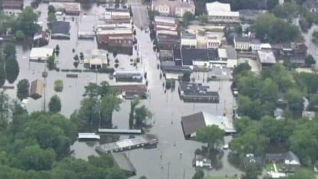 10/05: Mayor seeks federal funding for levee