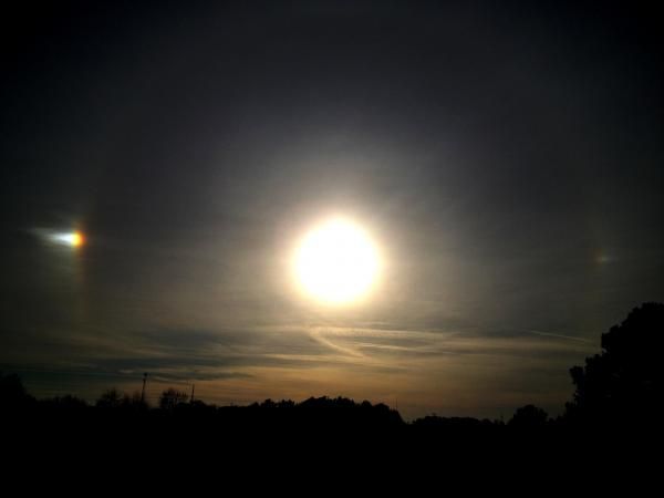 A Rainbow Ring Around The Sun??? Check Out This Picture!!! - WDRB Weather  Blog