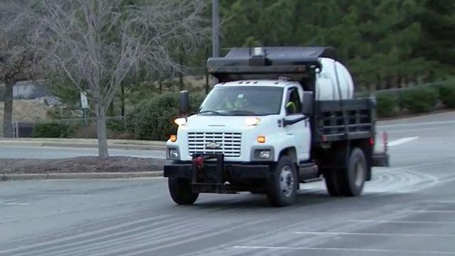 Cary road crews prep for wintry mix