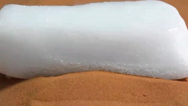 Dry ice moves on Mars