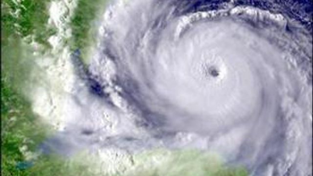 NOAA announces 2015 hurricane forecast