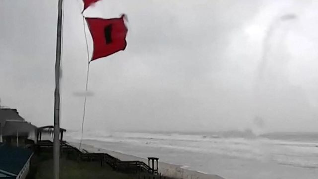7 hours of video from Surf City as Hurricane Florence approaches