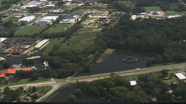 Sky 5 flies over Goldsboro to assess Florence flooding