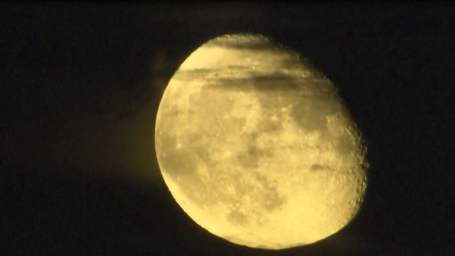 Raw: The first lunar phase after a full moon
