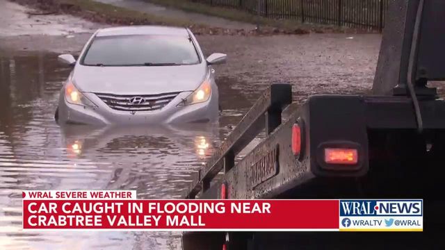 Crabtree Creek floods Raleigh townhome complex