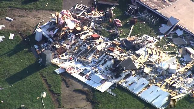 'Trees flying:' Witnesses of NC tornado describe being 'in the eye' of the tornado