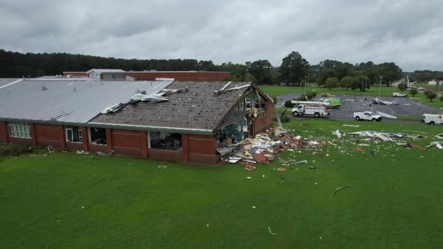 Springfield Middle School damage from EF-3 tornado