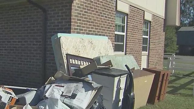 Fayetteville residents continue to clean up after Matthew