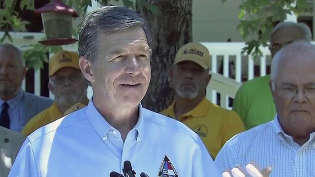Cooper visits Lumberton, pledges additional support to Matthew victims