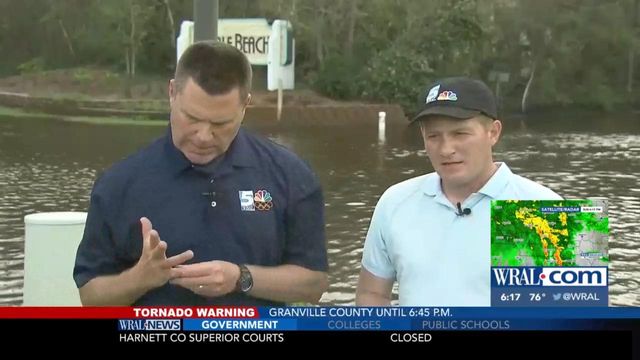 Jeff Gravley stung by wasp during live report