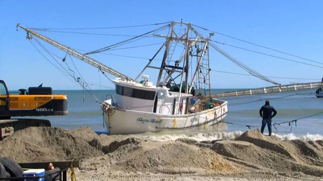 South Carolina shrimp boat freed after Hurricane Ian washed it ashore on Myrtle Beach